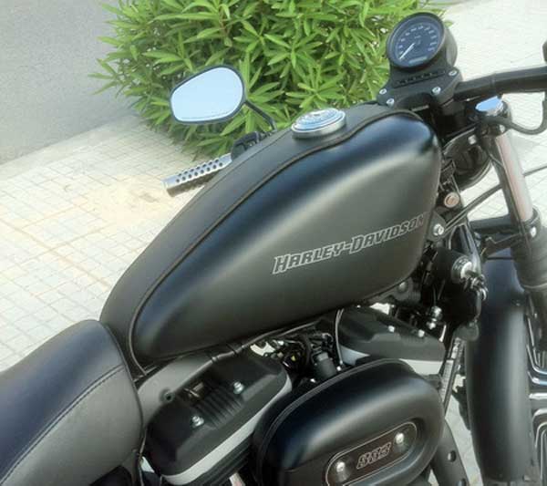 Tapis de réservoir en cuir noir Harley Davidson Sportster XL > 1994